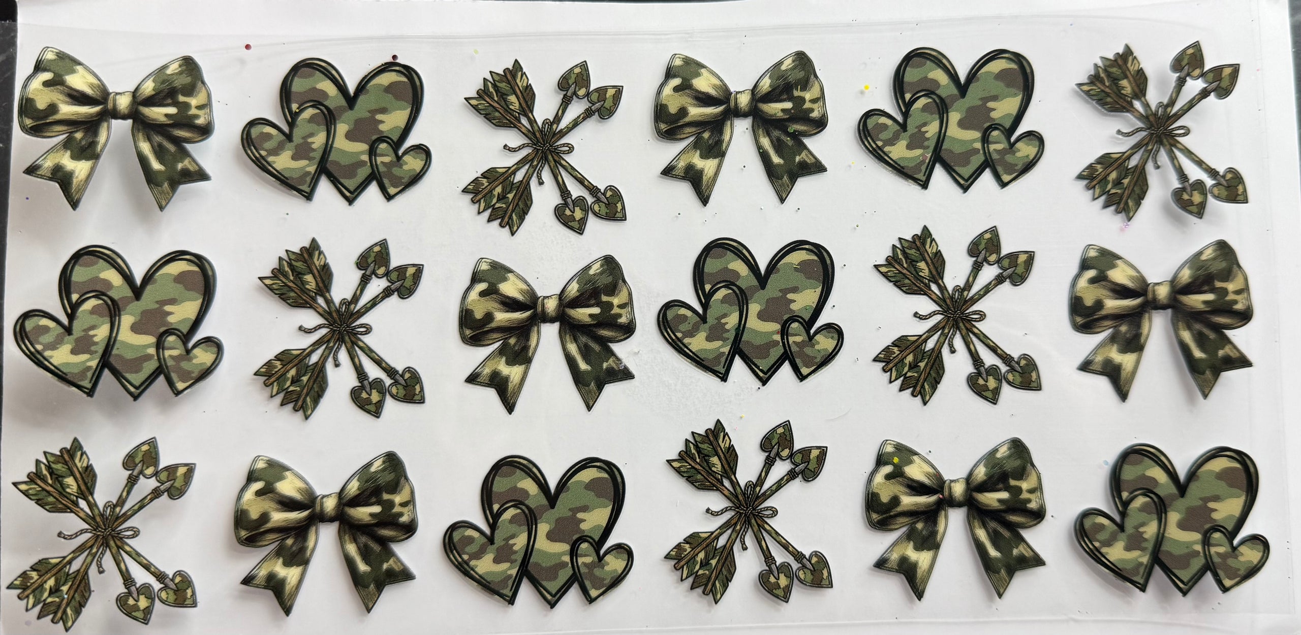 Camo hearts, arrows, bows